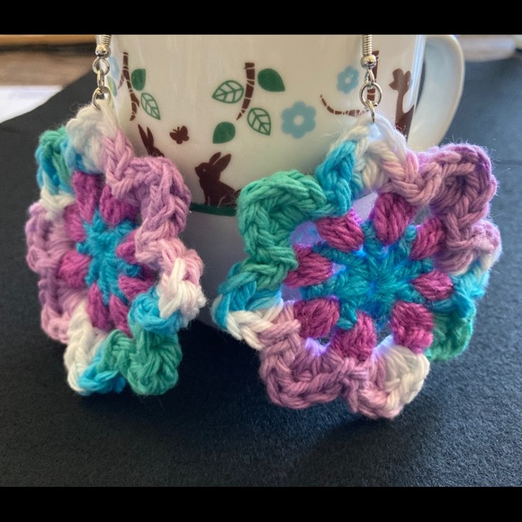 Boho flower festival hippie crochet earrings - Picture 3 of 5